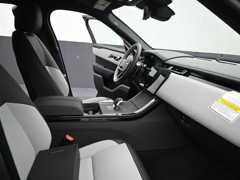 New 2026 Land Rover Range Rover Velar Dynamic SE image 10