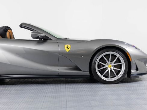 Used 2023 Ferrari 812 GTS RWD image 23