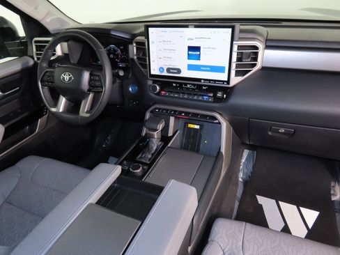 Used 2024 Toyota Sequoia Limited image 43