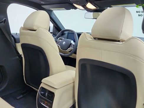 Used 2025 BMW i4 eDrive40 w/ Premium Package RWD image 27