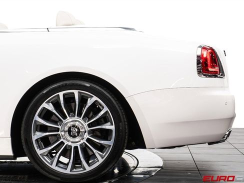Used 2018 Rolls-Royce Dawn image 15