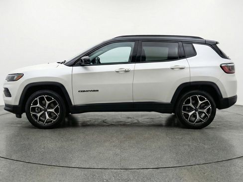 Used 2025 Jeep Compass Limited image 5