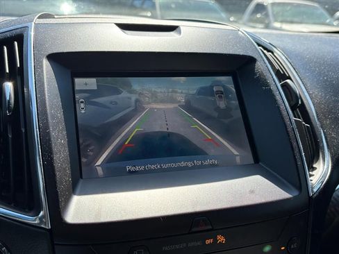 Used 2020 Ford Edge Titanium w/ Equipment Group 301A AWD/4WD image 9