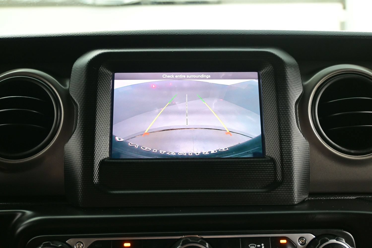 Used 2022 Jeep Wrangler Sport AWD/4WD image 19