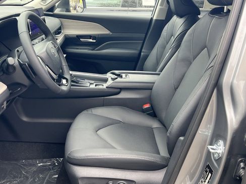 New 2026 Toyota Grand Highlander Platinum image 7