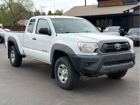 Used 2014 Toyota Tacoma 4x4 Access Cab V6 w/ Convenience Package image 3