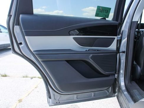 Used 2024 Lincoln Nautilus Premier AWD/4WD image 26
