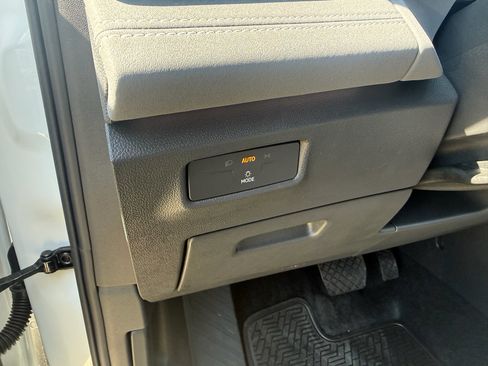 New 2026 Volkswagen Tiguan SE FWD image 15