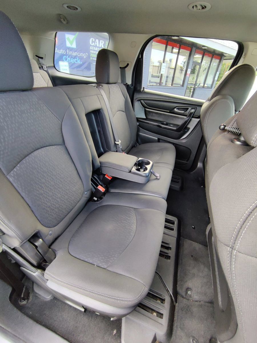 Used 2016 GMC Acadia SLE FWD image 16