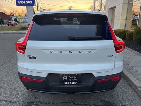 Used 2025 Volvo XC40 B5 Plus AWD/4WD image 4