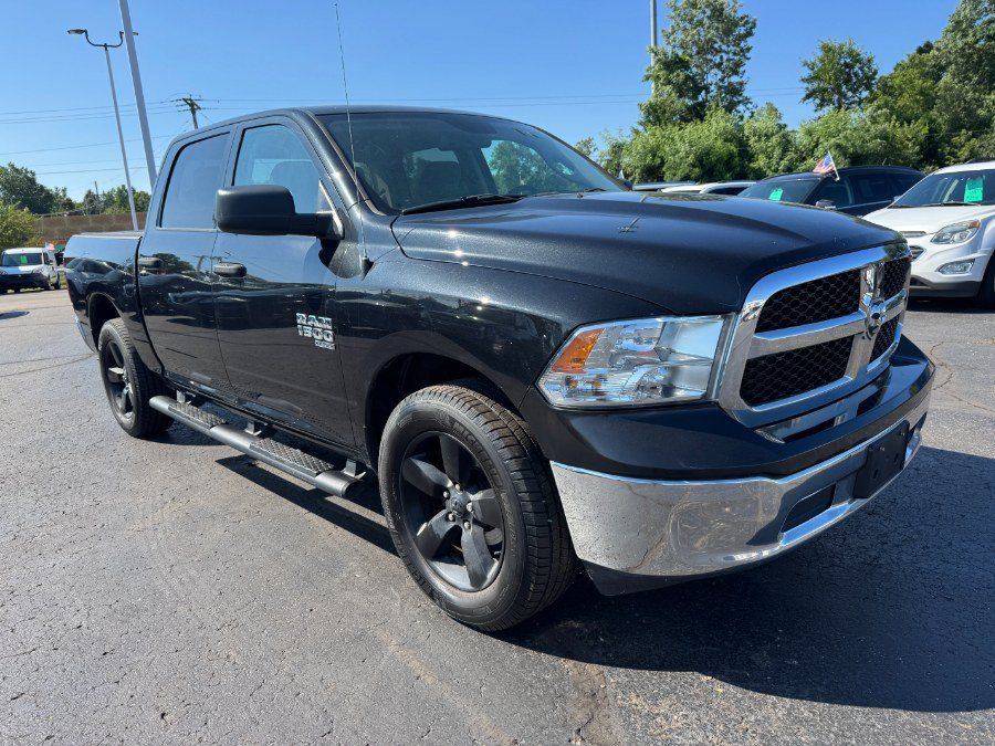 Used 2019 RAM 1500 ST w/ SXT Appearance Group AWD/4WD image 6