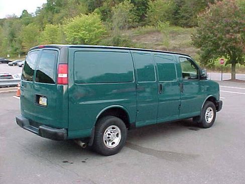 Used 2011 Chevrolet Express 3500 RWD image 5