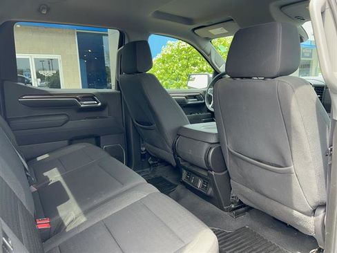 Used 2023 Chevrolet Silverado 1500 LT AWD/4WD image 16