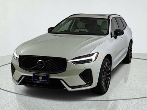 Used 2027 Volvo XC60 B5 Ultra AWD/4WD image 2