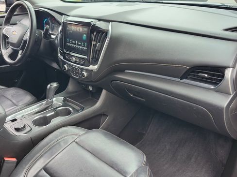 Used 2019 Chevrolet Traverse LT image 17