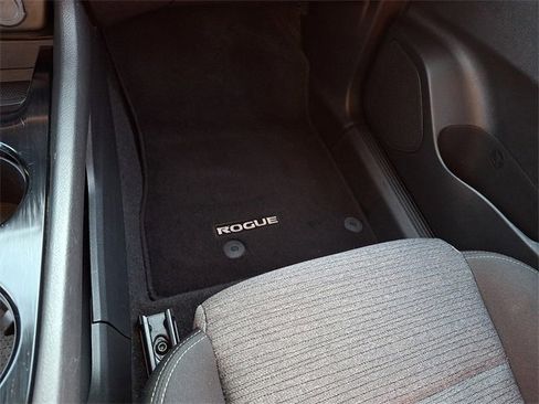 Used 2023 Nissan Rogue SV image 28