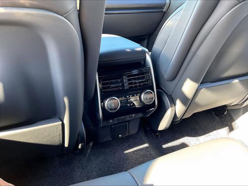 New 2026 Land Rover Range Rover SE image 16