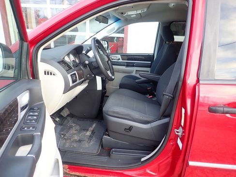 Used 2009 Dodge Grand Caravan SXT w/ Entertainment Group 2 image 9