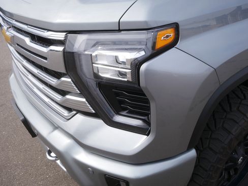 Used 2025 Chevrolet Silverado 3500 High Country w/ Technology Package image 15