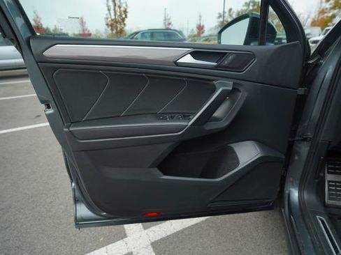 Used 2023 Volkswagen Tiguan SE R-Line image 14