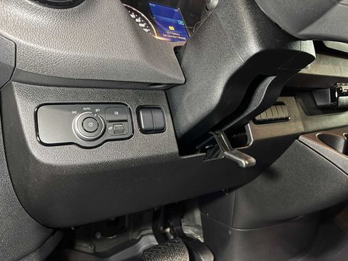 Used 2025 Mercedes-Benz Sprinter 2500 image 24