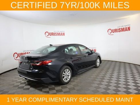 Used 2025 Toyota Camry SE FWD image 9