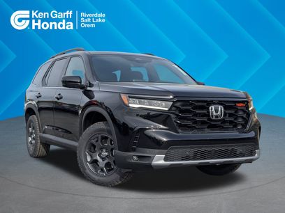 New 2025 Honda Pilot TrailSport