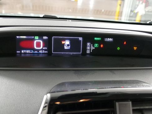 Used 2016 Toyota Prius Three Touring FWD image 14