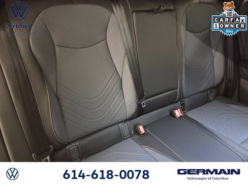Certified 2025 Volkswagen Tiguan SE R-Line FWD image 18
