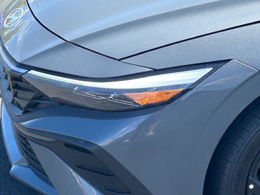 Used 2026 Hyundai Elantra Sport FWD image 9
