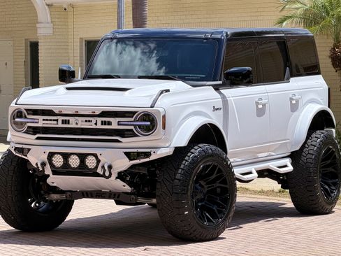 Used 2026 Ford Bronco Outer Banks AWD/4WD image 1