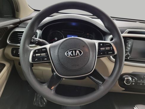 Used 2020 Kia Sorento LX FWD image 5