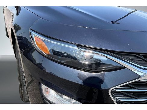 Used 2023 Chevrolet Malibu LT FWD image 31
