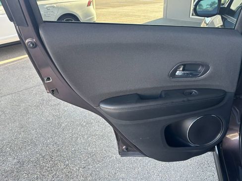 Used 2021 Honda HR-V EX image 25
