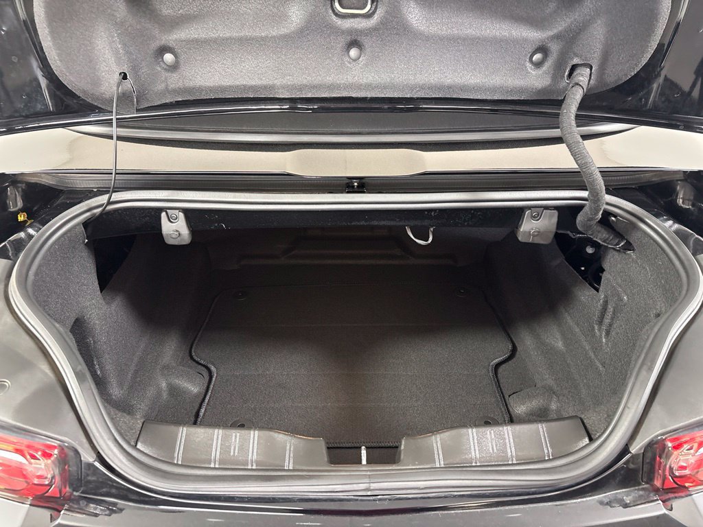 Used 2020 Chevrolet Camaro SS RWD image 29