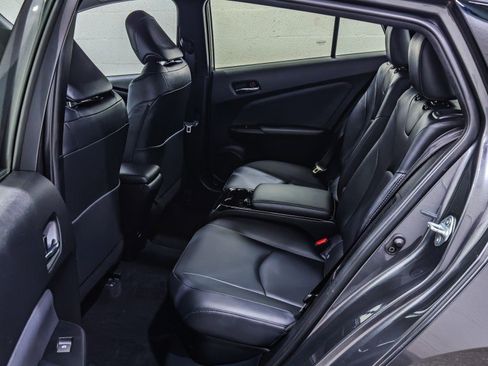 Used 2017 Toyota Prius Prime Premium image 15