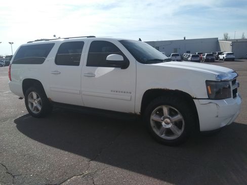 Used 2011 Chevrolet Suburban LT w/ Luxury Package image 4