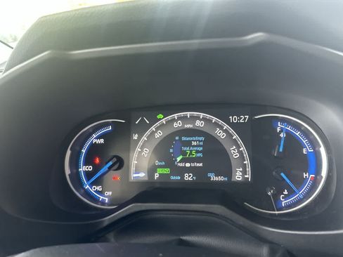 Used 2025 Toyota RAV4 LE AWD/4WD image 16