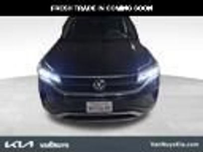 Used 2023 Volkswagen Taos SE w/ Panoramic Sunroof Package