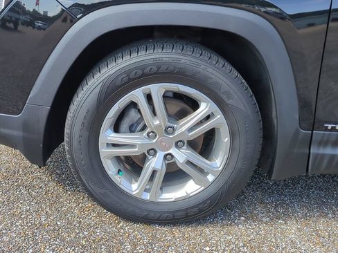 Used 2024 GMC Terrain SLE FWD image 10