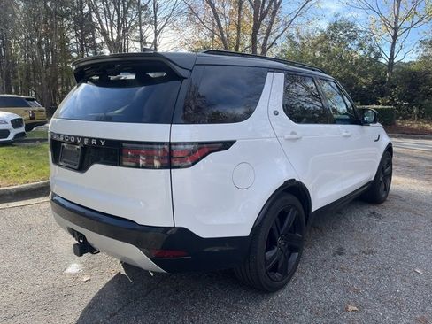 Used 2024 Land Rover Discovery Metropolitan Edition image 9