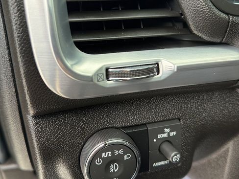 Used 2017 GMC Acadia Limited SLT image 18