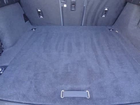 Used 2021 Land Rover Range Rover Velar R-Dynamic S image 44