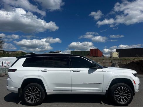 Used 2022 Jeep Grand Cherokee L Summit AWD/4WD image 4