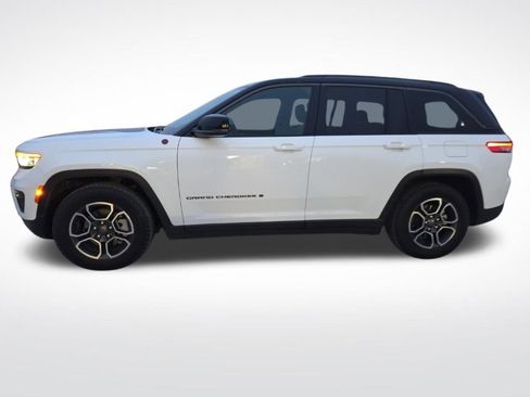 Used 2022 Jeep Grand Cherokee Trailhawk w/ Luxury Tech Group III image 37
