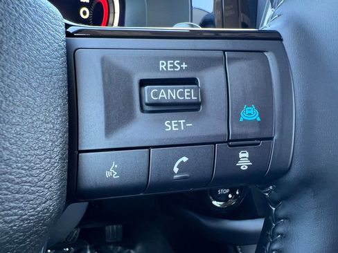 New 2026 Nissan Pathfinder SL image 12