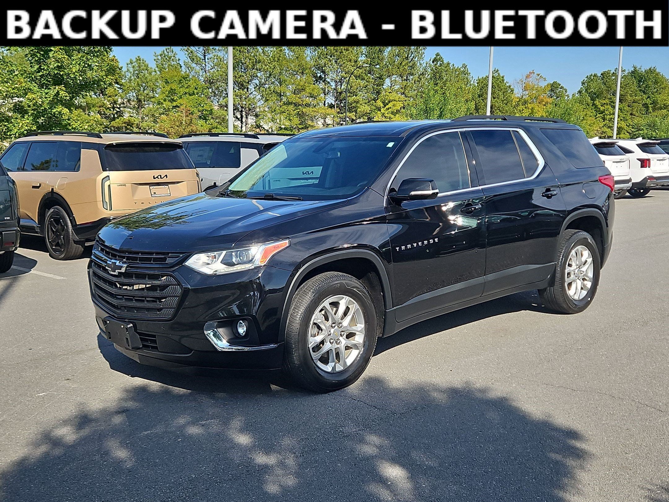 Used 2020 Chevrolet Traverse LT FWD image 3