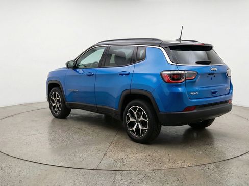 Used 2025 Jeep Compass Limited image 6