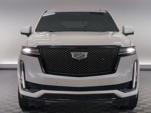 Used 2023 Cadillac Escalade Premium Luxury w/ LPO, Radiant Package image 6