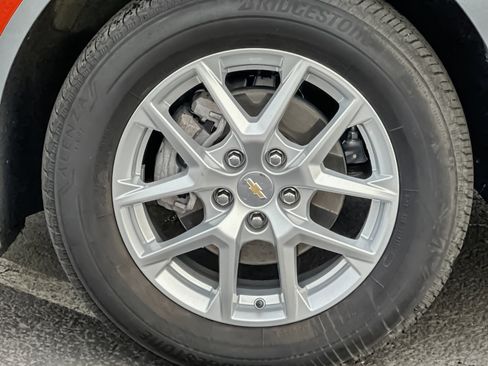 Used 2024 Chevrolet Equinox LS image 26